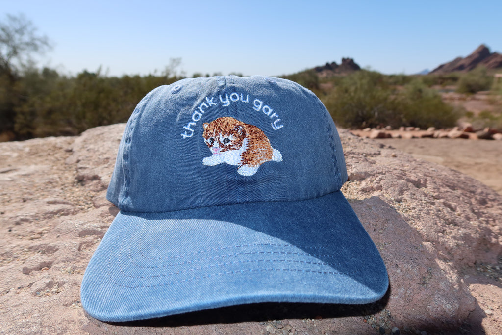 embroidered hat - navy