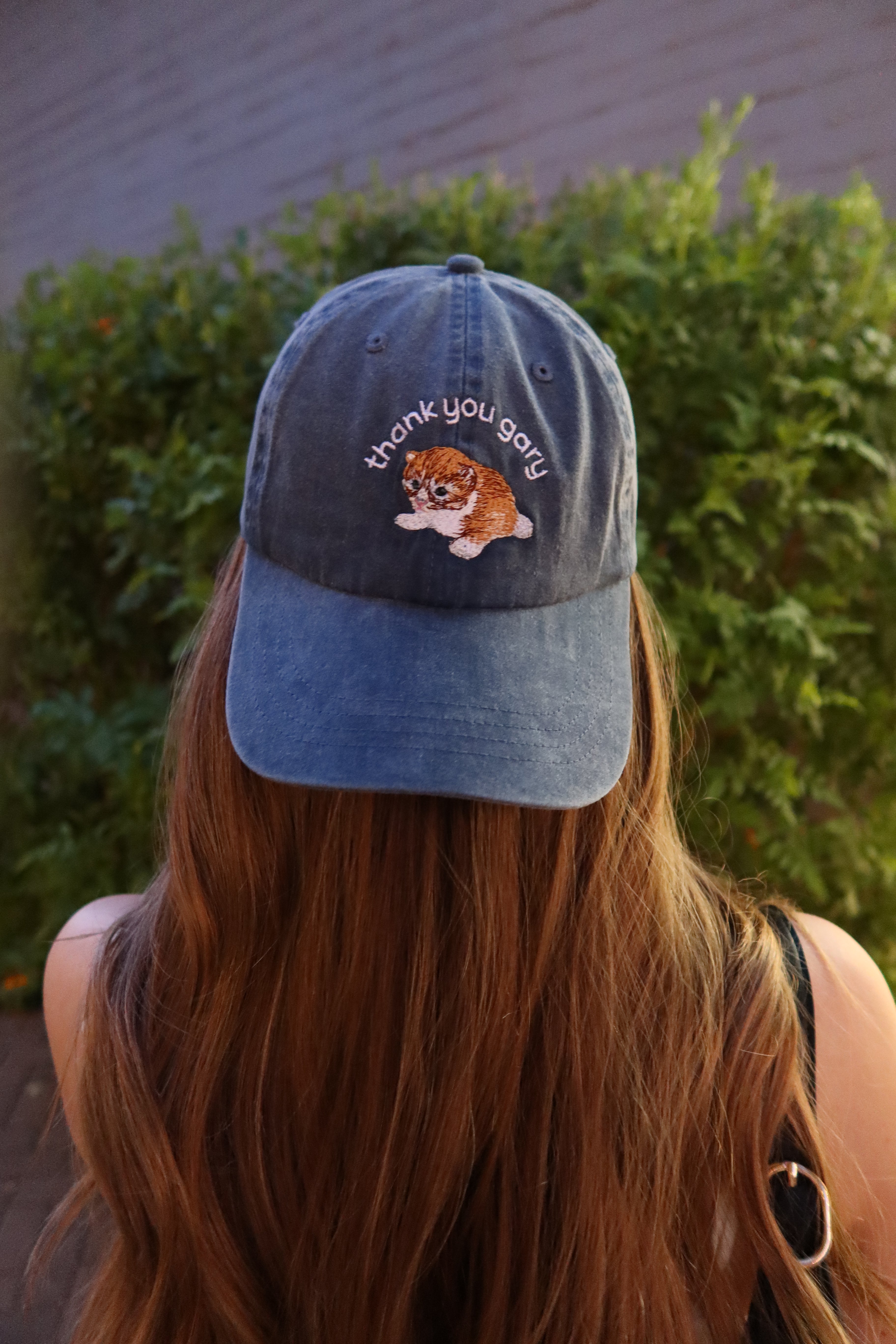 embroidered hat - navy